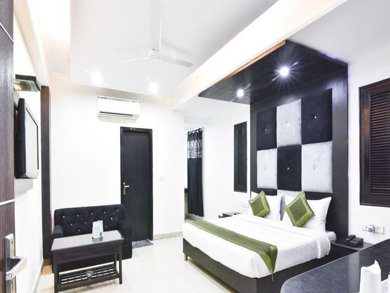 Treebo Mehar Castle Hotel Delhi  Exterior photo